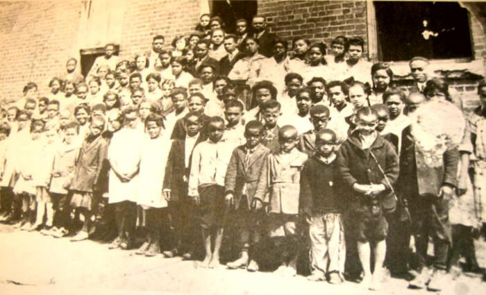 Riverside School students 1911